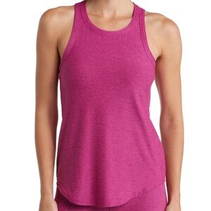 Featherweight keep it moving tank in magenta heather S